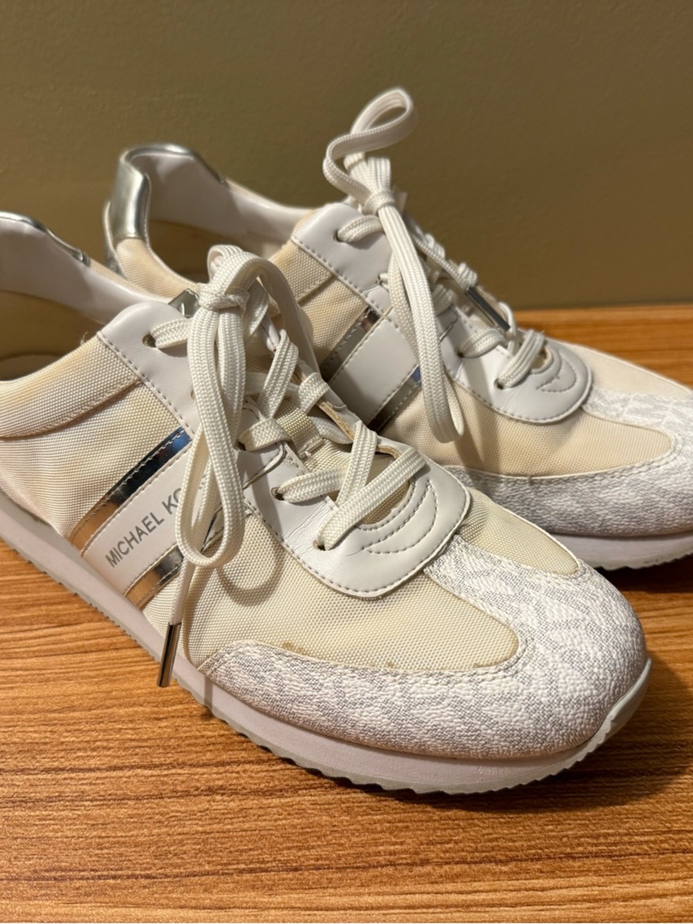 MICHAEL michael kors wedge sneaker white and silver size 10